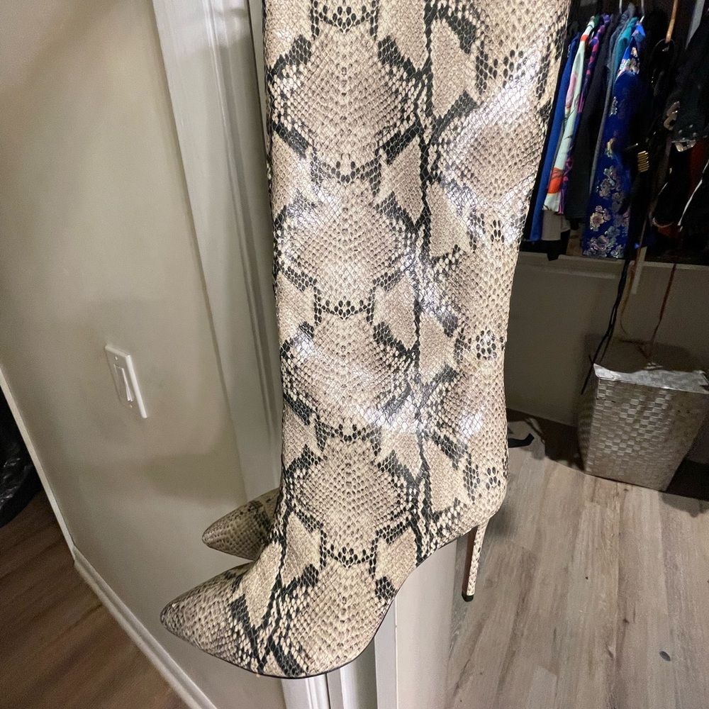 SCHUTZ Black and Cream Snakeskin Heels - Picture 2 of 6